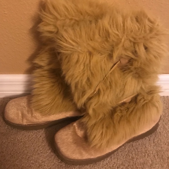 womens faux fur boots